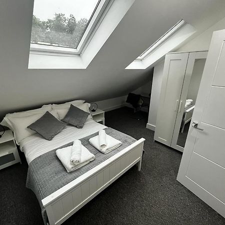 2 Bedroom Flat London Eksteriør bilde
