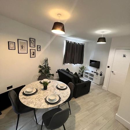 2 Bedroom Flat London Eksteriør bilde