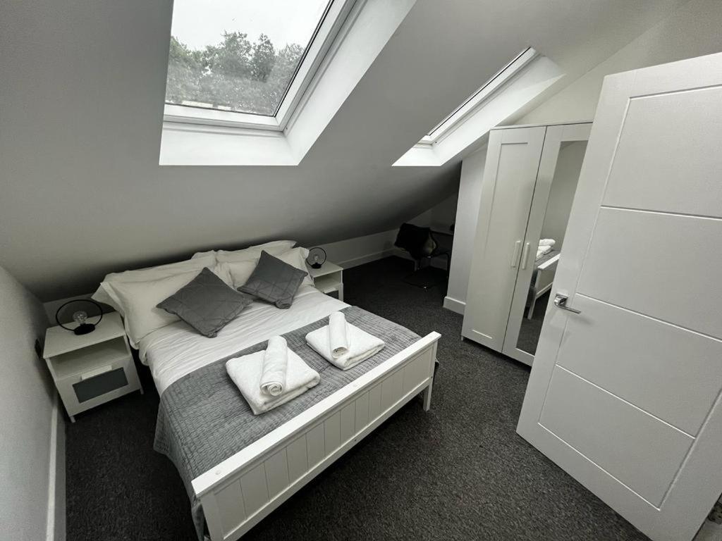 2 Bedroom Flat London Eksteriør bilde