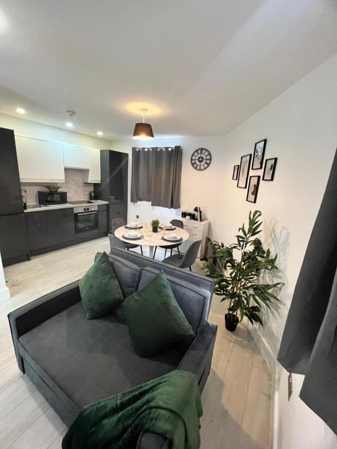 2 Bedroom Flat London Eksteriør bilde