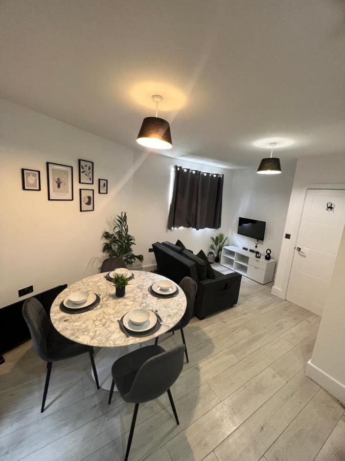 2 Bedroom Flat London Eksteriør bilde