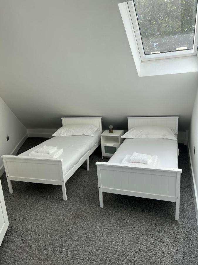 2 Bedroom Flat London Eksteriør bilde