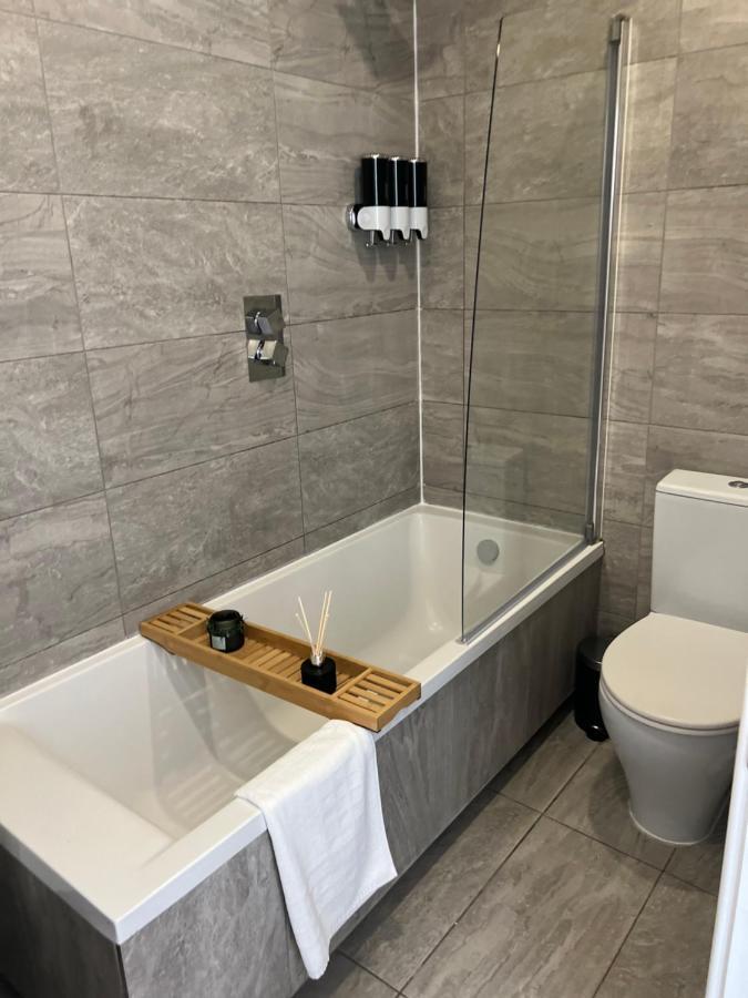 2 Bedroom Flat London Eksteriør bilde